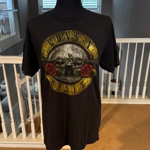 Guns N Roses black graphic tee